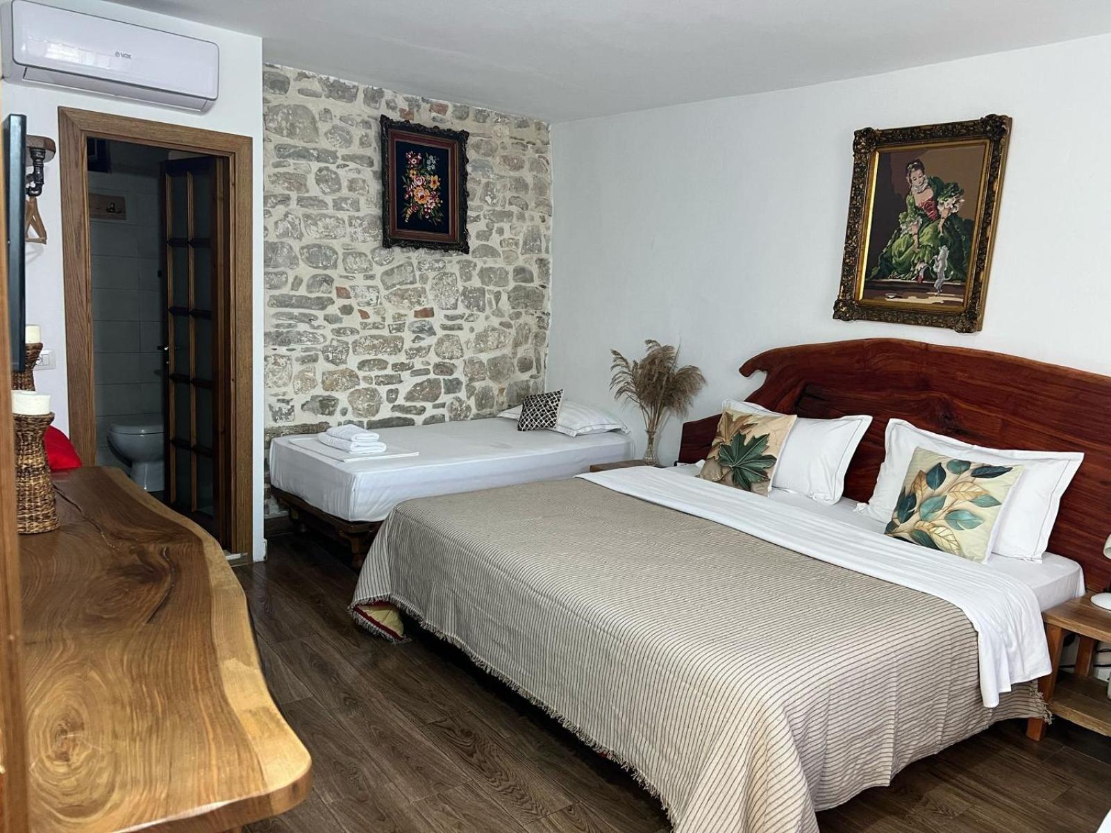 Hotel Omer The Ottoman House Berat Exterior photo